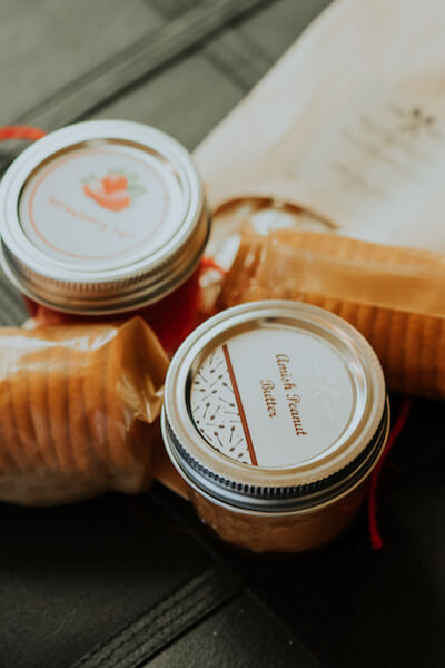 home made edible treat make the most popular wedding favor our Special Moments Event Planning team is still talking about this peanut butter and jelly