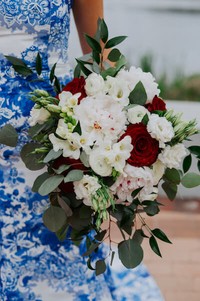 St Petersburg wedding planner – events by special moments – gulf coast wedding planner -red and white bouquet