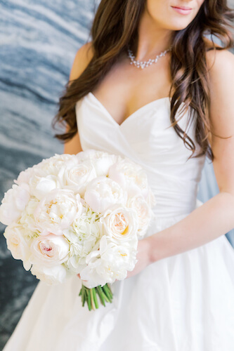 bride with bouquet - bride with white and blush bouquet - bride with peoniy and garden rose bouquet - bride with blush and white bouquet - bride with sweetheart neckline - Tampa wedding - Tampa bride