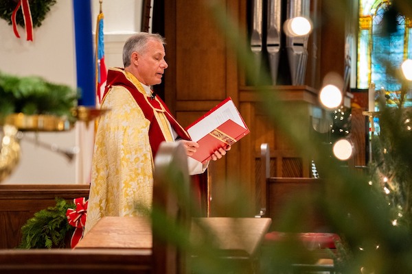 Wedding officiant at Saint Andrew's Episcopal Church in Tampa