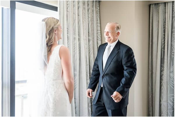 Dad's first look at his daughter on her wedding day