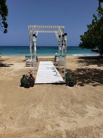 decor for an intimate beach wedding