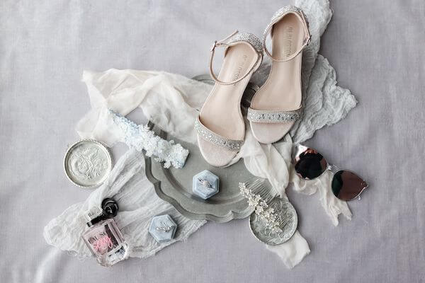 flaylay photo of a Tampa bride's personal items