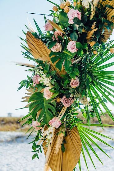 boho inspired flowers for a Clearwater Beach wedding ceremony