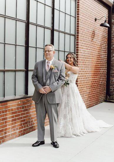 Bride's first look with her father before her Dade City wedding