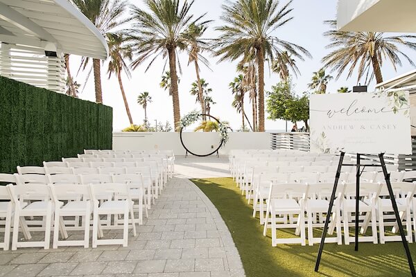 Outdoor wedding ceremony at the Wyndham Grand Clearwater Beach.