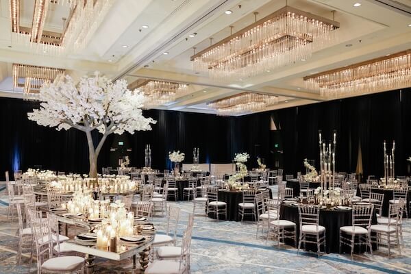 Spectacular black and white luxury wedding at the Hilton Tampa downtown.