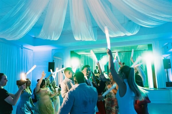 Guests dancing at a Tampa wedding at Tampa Garden Club.