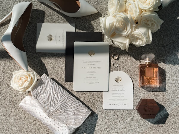 Bridal accessories and wedding details.