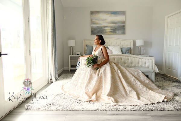 A Tampa bride beofre her Tampa Museum of Art wedding.
