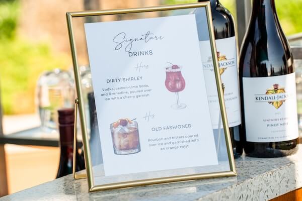 Personalization like Signature Cocktails is on of the 2026 wedding trends.