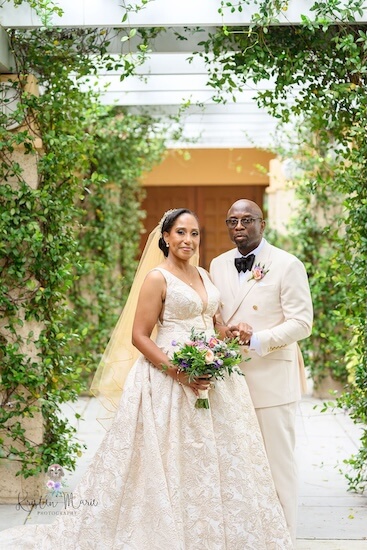 A Tampa brdie and groom's wedding portraits.